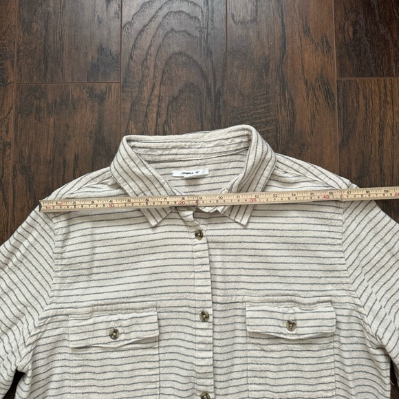 O’neill Large Cream and Gray Striped Button Down Shirt - Picture 5 of 7